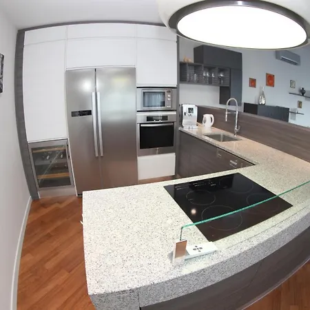 Luxury Marina View Изола