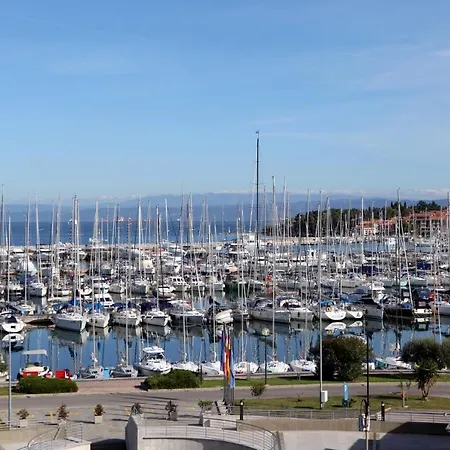 Luxury Marina View Apartment