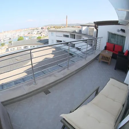 Apartment Luxury Marina View